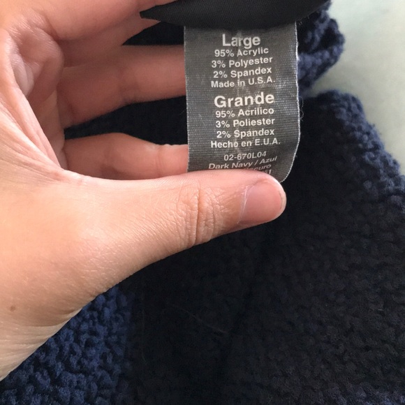 A dark blue crop top - Picture 3 of 6